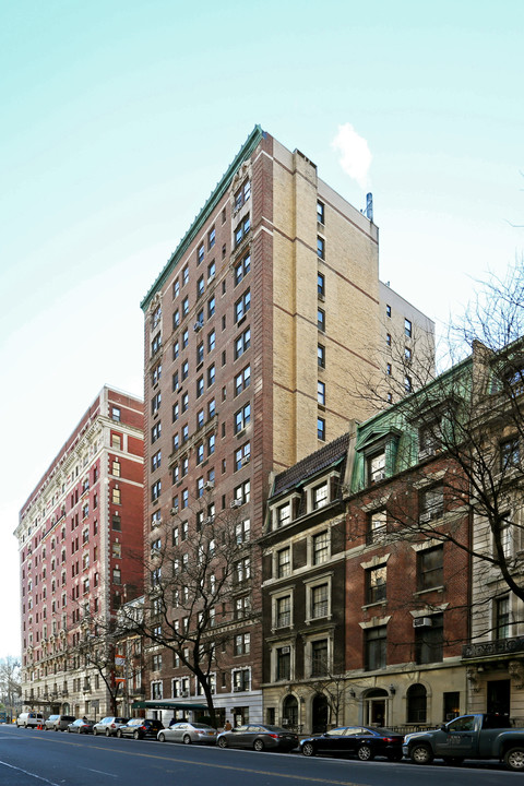 10 W 86th St in New York, NY - Building Photo