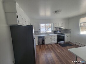 320 Olivia St in Derby, CT - Building Photo - Building Photo