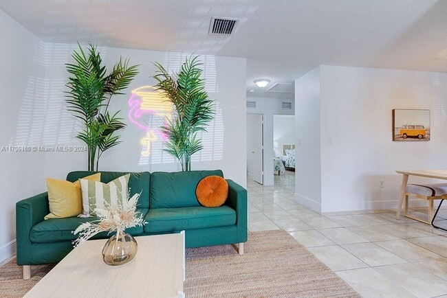4201 NW 24th Ave in Miami, FL - Building Photo - Building Photo