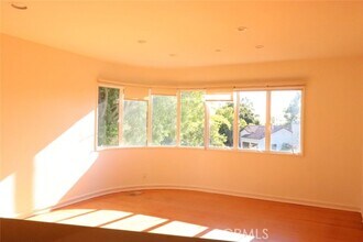 703 Luton Dr in Glendale, CA - Building Photo - Building Photo