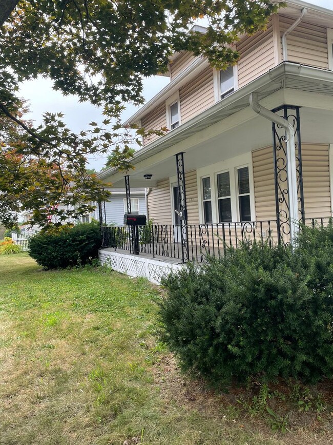 property at 432 W Waterloo Rd