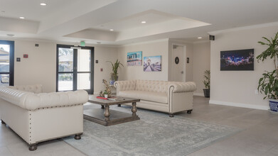 Gladstone Senior Villas in Azusa, CA - Building Photo - Lobby