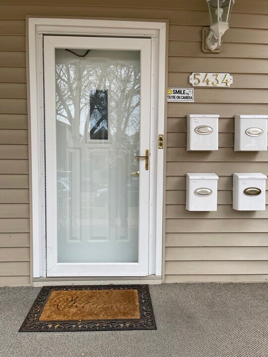 5434 N Lotus Ave, Unit 02 in Chicago, IL - Building Photo