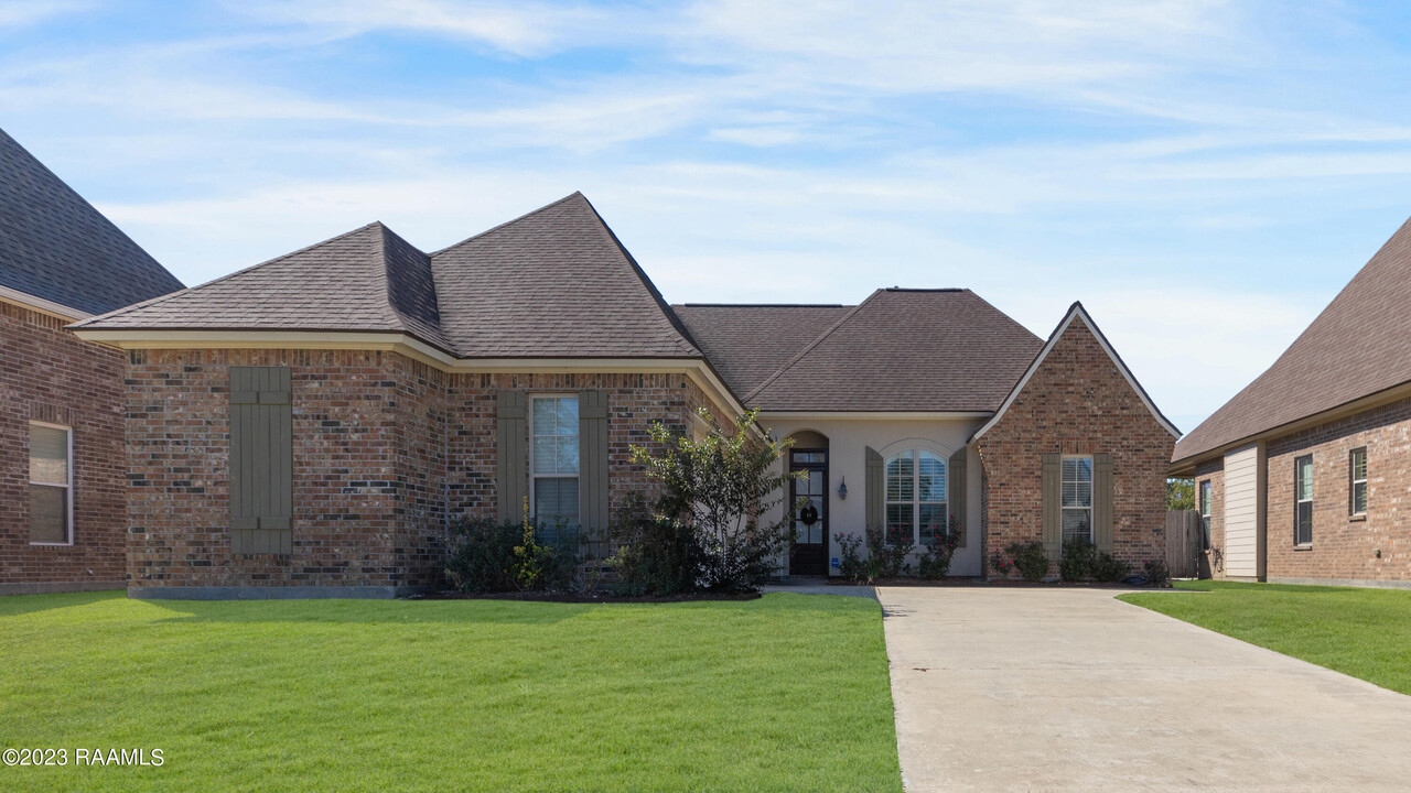 304 Capstone Crossing in Lafayette, LA - Building Photo