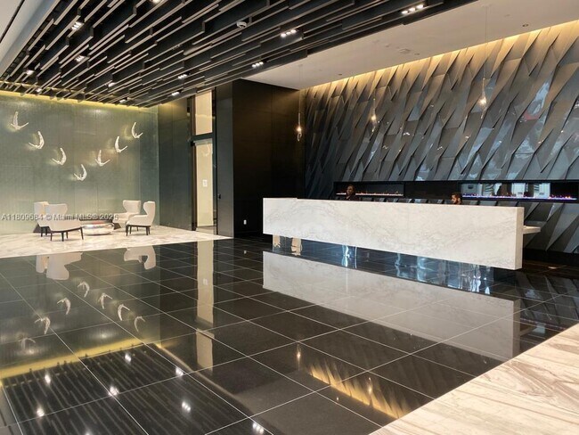 851 NE 1st Ave, Unit 3106 in Miami, FL - Building Photo - Building Photo