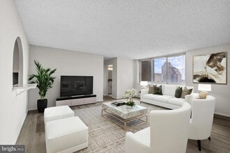 1500 Locust St, Unit 1B-1704 in Philadelphia, PA - Building Photo - Building Photo