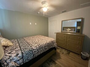 5246 Montejo Dr in Tallahassee, FL - Foto de edificio - Building Photo