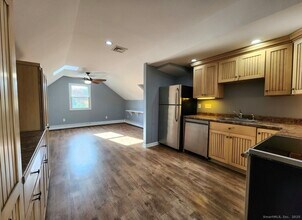 4994 Madison Ave in Trumbull, CT - Building Photo - Building Photo