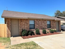 4618 Erskine St in Lubbock, TX - Building Photo