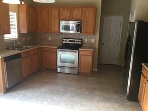 2128 Branch Oak Trl in Nashville, TN - Foto de edificio - Building Photo