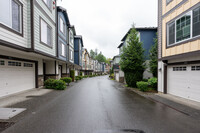 Villas At Mondavio in Redmond, WA - Building Photo - Building Photo