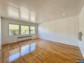 23 Trimble Ave in Clifton, NJ - Building Photo - Building Photo