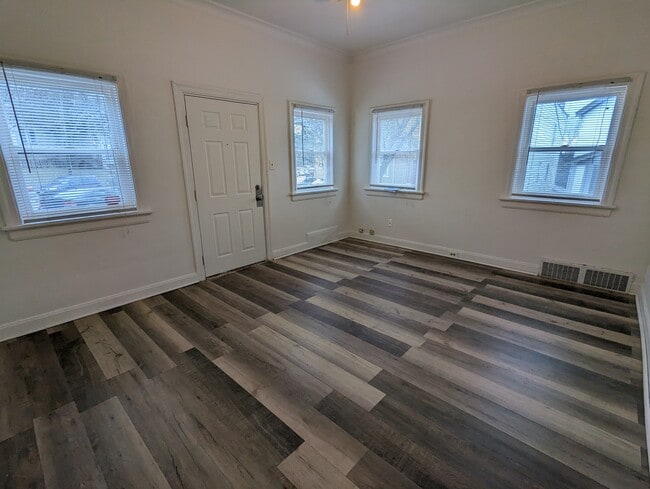 2535 Fairview Ave in Cincinnati, OH - Foto de edificio - Building Photo