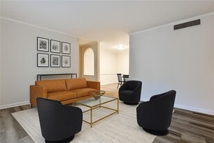 111 Maison Pl NW in Atlanta, GA - Building Photo