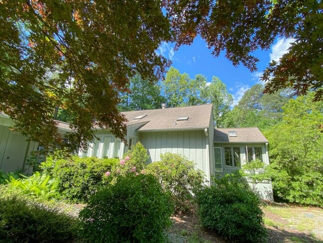 property at 284 Claymoor