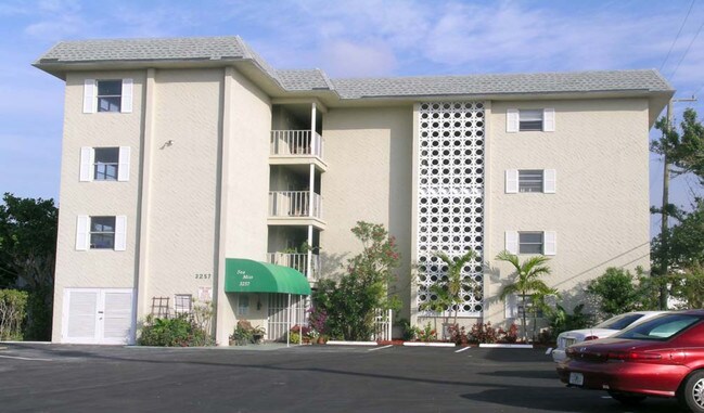 Sea Mist in Pompano Beach, FL - Foto de edificio - Building Photo