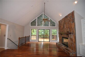 3765 Cochran Lake Rd in Marietta, GA - Building Photo - Building Photo