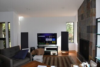 10353 Crosscreek Terrace in San Diego, CA - Building Photo - Building Photo