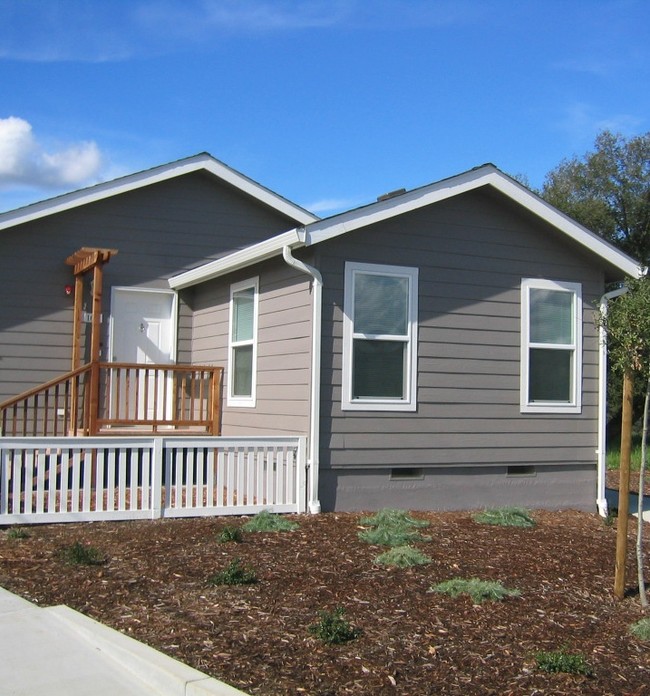 Villas Del Paraiso in Watsonville, CA - Building Photo - Building Photo