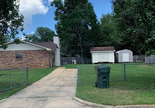 2800 Nottingham Way in Dothan, AL - Building Photo - Building Photo