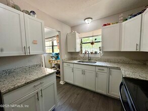 7040 Arques Rd in Jacksonville, FL - Building Photo - Building Photo