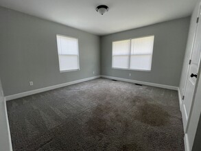 235 Kuhne Blvd in Troy, MO - Building Photo - Building Photo