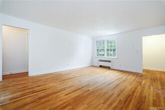 293 Manville Rd in Pleasantville, NY - Building Photo - Building Photo