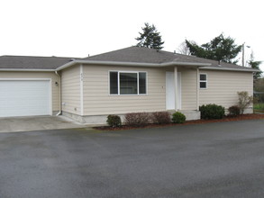 Madlen Court Apartments/Self Storage Complex in Chehalis, WA - Building Photo - Other