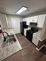 Meadow Oaks in Rainbow City, AL - Building Photo