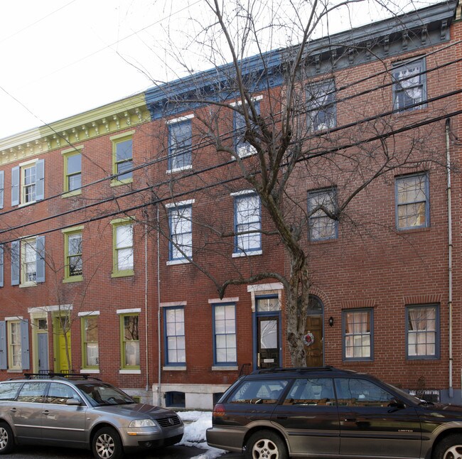 2136 Mount Vernon St in Philadelphia, PA - Building Photo - Building Photo