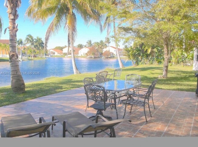 18430 NW 11th St in Pembroke Pines, FL - Building Photo - Building Photo