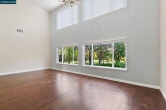 732 Antiquity Dr in Fairfield, CA - Building Photo - Building Photo