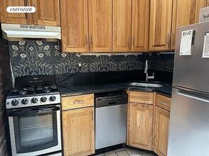 213 W 21st St in New York, NY - Building Photo - Building Photo