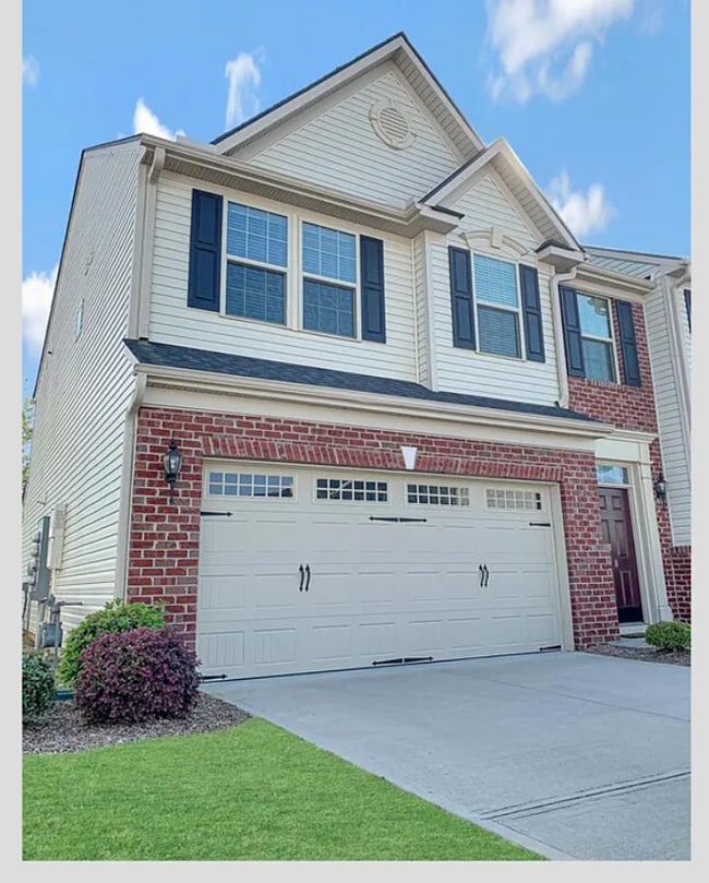 8 Irvington Dr in Greer, SC - Building Photo - Building Photo