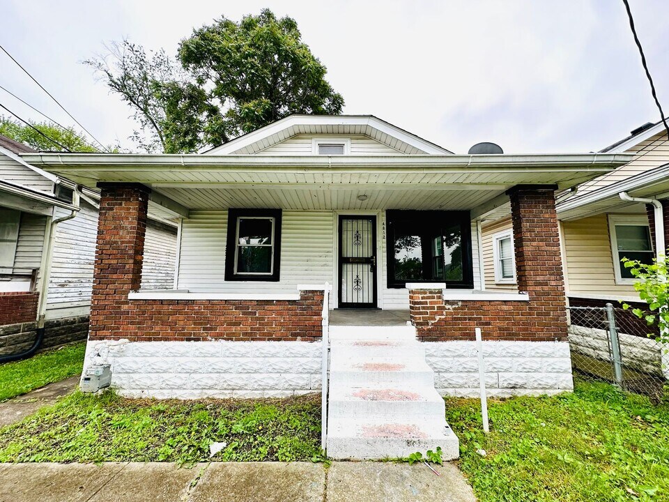 4012 Greenwood Ave in Louisville, KY - Building Photo