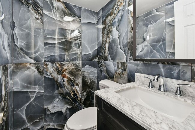2942 W Bay Dr in Belleair Bluffs, FL - Building Photo - Building Photo