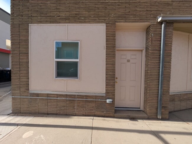 Lincoln Hotel Apartments in Loveland, CO - Building Photo - Building Photo