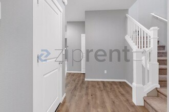 15723 SW Thrush Ln in Beaverton, OR - Foto de edificio - Building Photo