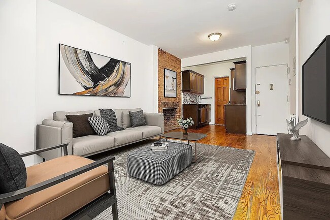 130 Allen St, Unit 4 in New York, NY - Foto de edificio - Building Photo