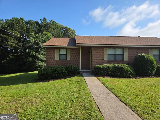 8457 Pineland Dr