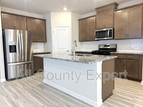 823 Misty Holw Trl in Lawrenceville, GA - Building Photo - Building Photo