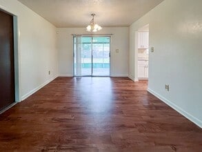 5610 NW 27th St in Gainesville, FL - Building Photo - Building Photo