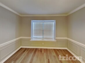 2124 Glenn Ln in Glenn Heights, TX - Foto de edificio - Building Photo