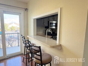 1709 Woodbridge Commons Way in Woodbridge Township, NJ - Building Photo - Building Photo