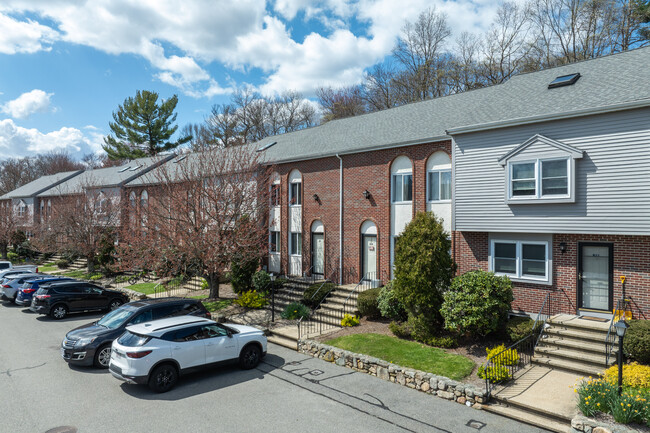 Lincoln Village Condominiums in Abington, MA - Building Photo - Building Photo