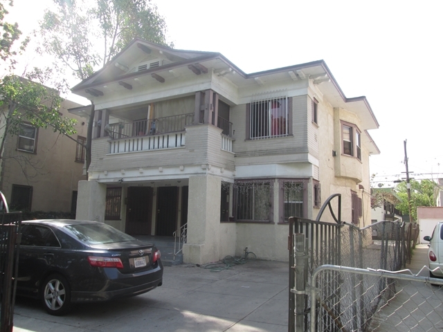 868 W 40th Pl in Los Angeles, CA - Building Photo