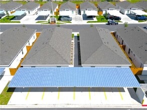 25 Shavano Dr in Edinburg, TX - Building Photo - Building Photo