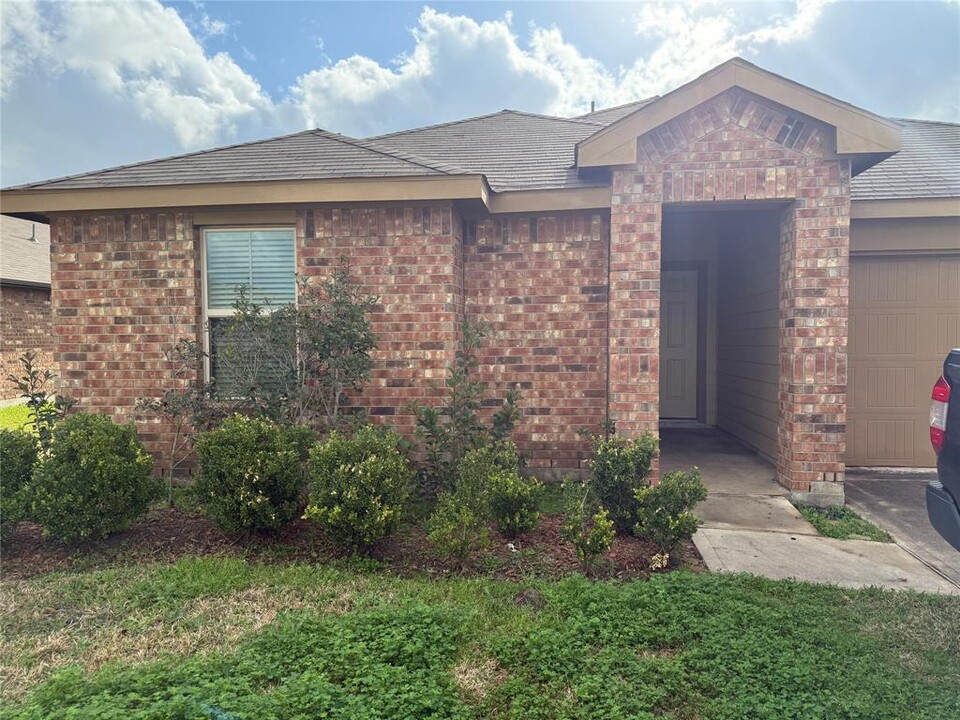 1819 Bryson Heights Dr in Rosenberg, TX - Building Photo