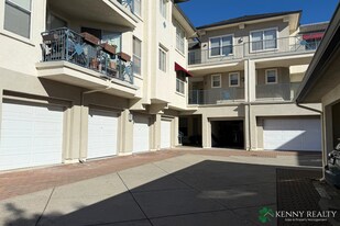 300 Baltic Cir in Redwood City, CA - Building Photo