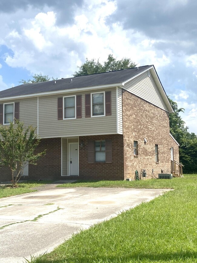 property at 1552 Goshen Rd